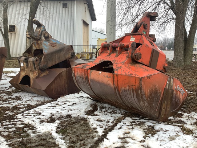 Quantity of (2) Anvil 84 in Hydraulic Clam Excavator Bucket