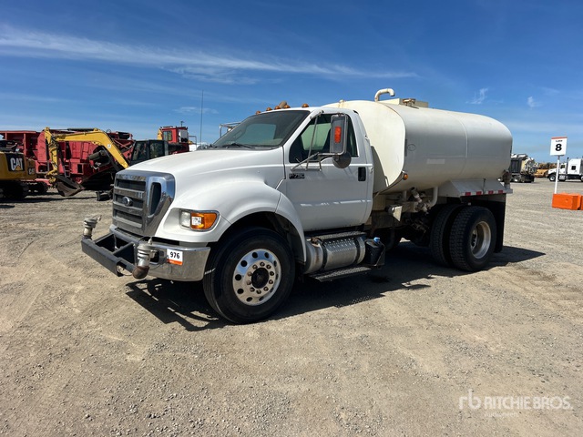 2015 Ford F-750 4x2 Water Truck