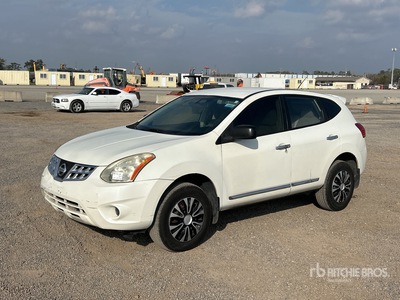 2013 Nissan Rogue S 2WD سيارة رياضية متعددة الاستخدامات