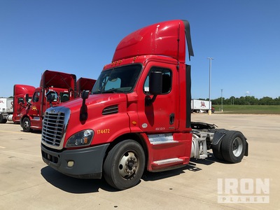 2017 Freightliner Cascadia 113 4x2 S/A Day Cab Truck Tractor