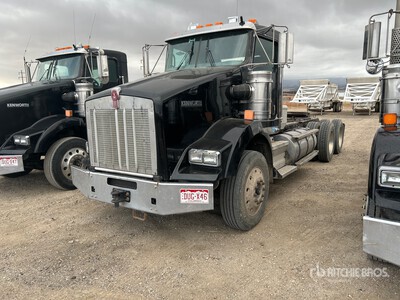 2014 Kenworth T800 T/A Day Cab Truck Tractor