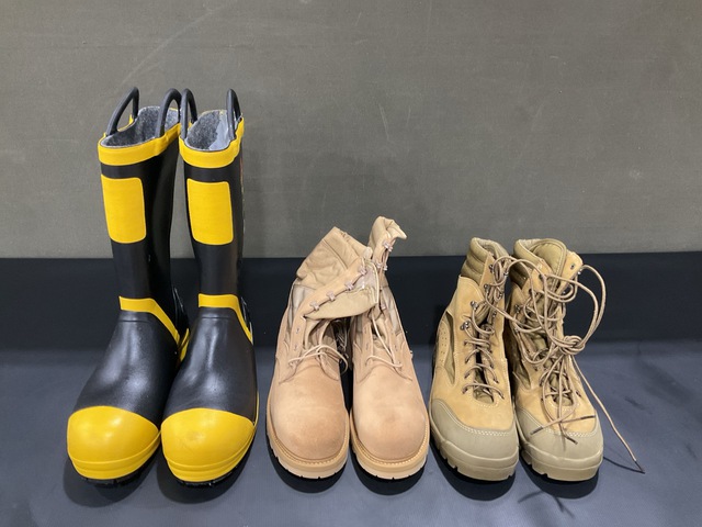 (34) Assorted Pairs of Boots