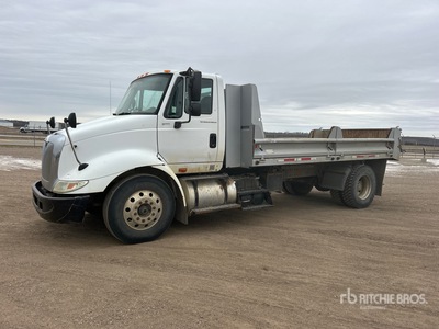 2007 International 8600 4x2 S/A Dump Truck