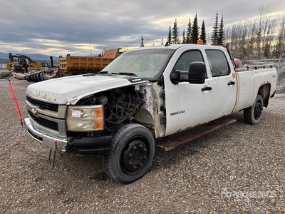 2010 Chevrolet Silverado 3500HD 4x4 Crew Cab Pickup