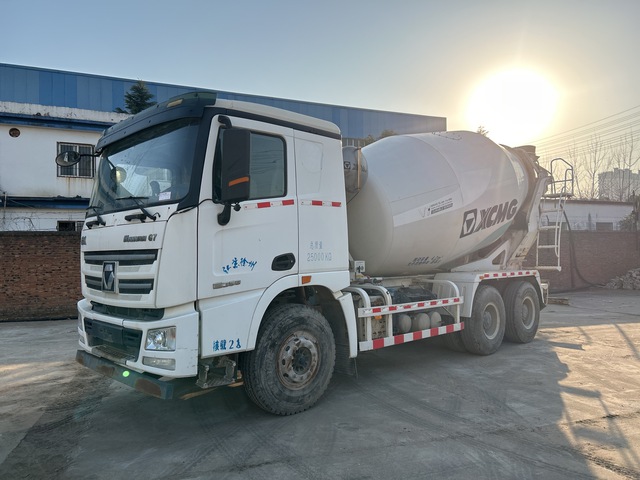 2019 XCMG NXG5251GJBW5 6x4 Mixer Truck
