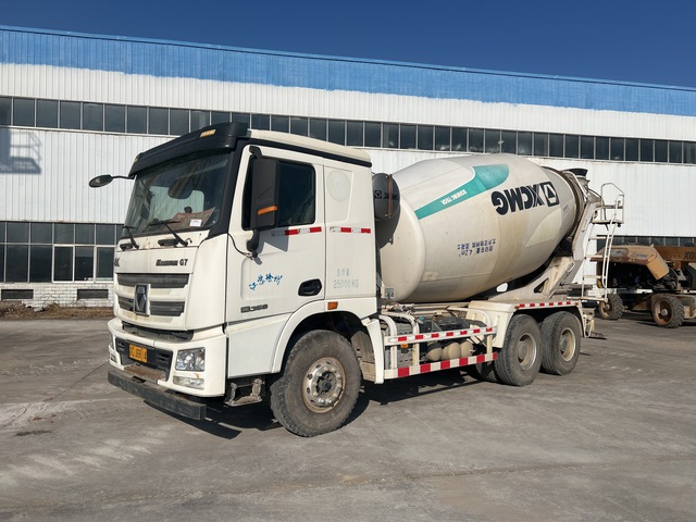 2021 XCMG NXG5251GJBW5 6x4 Mixer Truck