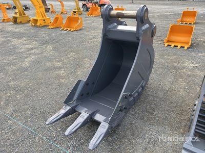2025 Warrior 680 mm Q/C Digging Excavator Bucket - Fits 20 - 25 ton (Unused)