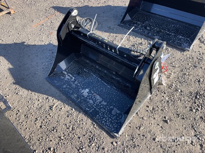 2026 GIYI GY-XKH39 39 in Multi-Purpose Mini Skid Steer Bucket (Unused)