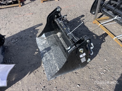 2026 GIYI GY-XKH39 39 in Multi-Purpose Mini Pala para Minicargadora (Unused)