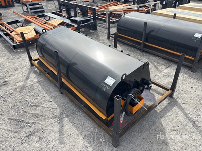 2026 GIYI GY-BS72 72 in Closed Skid Steer Sweeper (Unused)