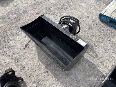 2026 GIYI GY-D3T 32 in Hydraulic Tilting Excavator Bucket - Fits CAT 3 - 5 ton Excavator (Unused)