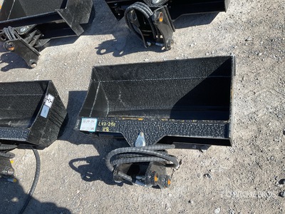 2026 GIYI GY-D3T CAT Tilting Excavator Bucket (Unused)