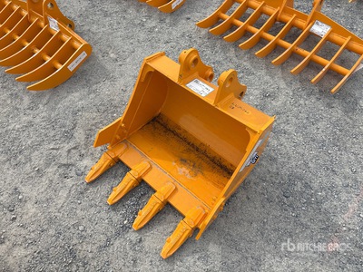 2026 GIYI 24 in Digging Excavator Bucket - Fits Cat 303 (Unused)