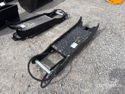 2026 GIYI GY-XJ7T 46 in Hydraulic Excavator Thumb - Fits CAT 7 - 9 ton Excavator (Unused)