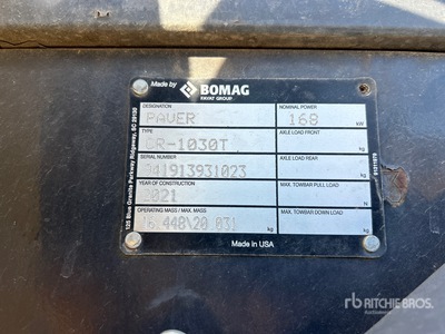 2021 Bomag CR1030T Track を見 Paver