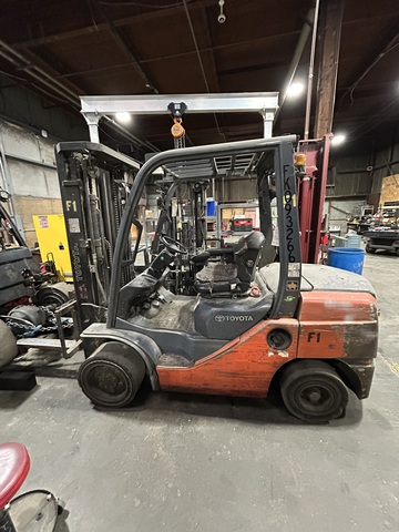 2012 Toyota 8FDU32 Pneumatic Tire Forklift (Inoperable)