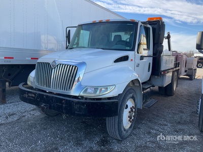 2004 International 4300 4x2 Reel Truck