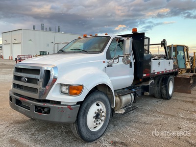 2013 Ford F-750 Reel Truck
