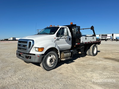 2013 Ford F-750 4x2 Reel Truck