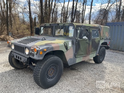 AM General M1097R1 HMMWV 4 Door Soft Top w/Truck Body