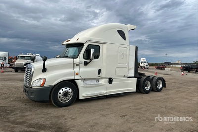 2017 Freightliner Cascadia 125 6x4 T/A Sleeper Truck Tractor