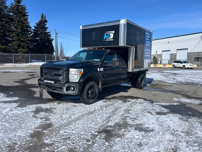 2012 Ford F-350 XLT 4x4 Extended Cab Utility Truck