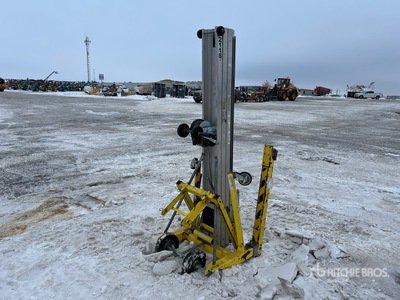 2017 Sumner 2118 Material Hoist