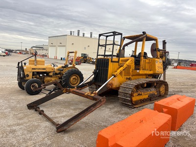 1987 John Deere 750B Spycharka gąsienicowa