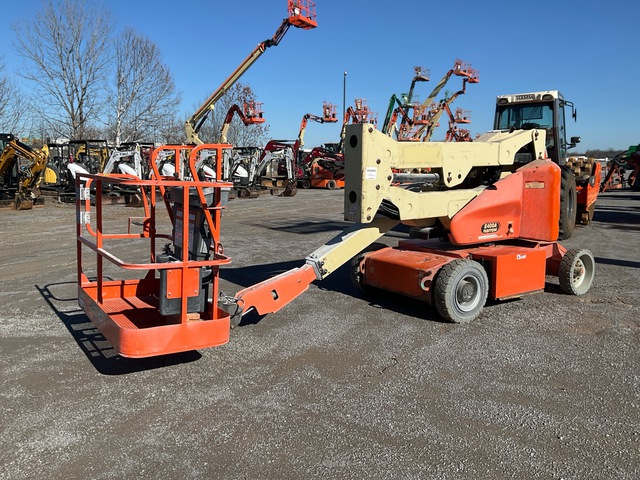 2014 JLG E400AN 2WD Electric Articulating Boom Lift 2014 JLG E400AN 2WD Electric Articulating Boom Lift