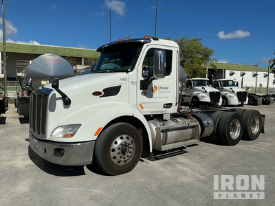 2016 Peterbilt 579 6x4 T/A Day Cab Truck Tractor