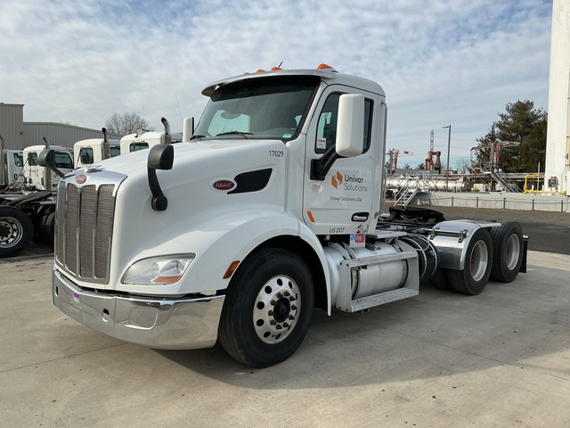 2017 Peterbilt 579 6x4 T/A Day Cab Truck Tractor (Inoperable)