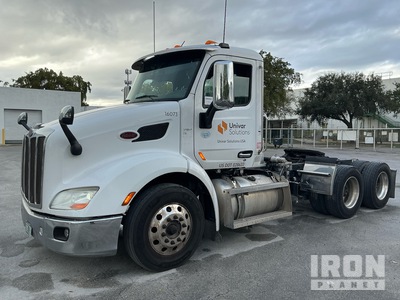 2016 PeterbiIt 579 6x4 T/A Day Cab Truck Tractor