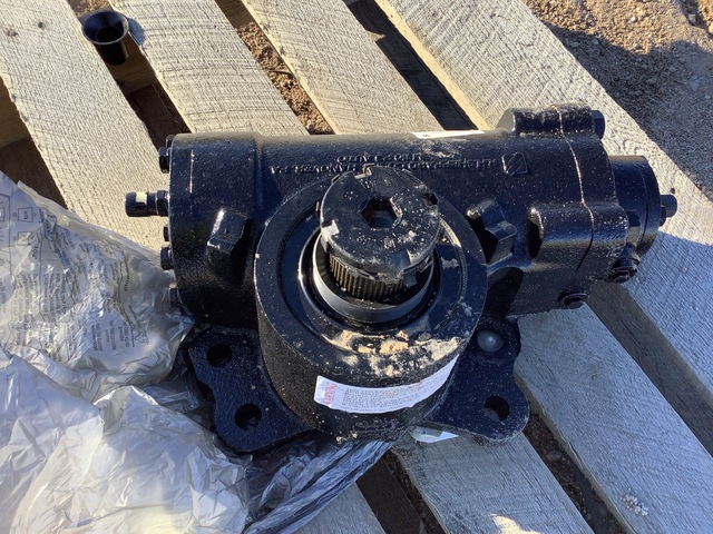 International 3679944C91 Steering Gear