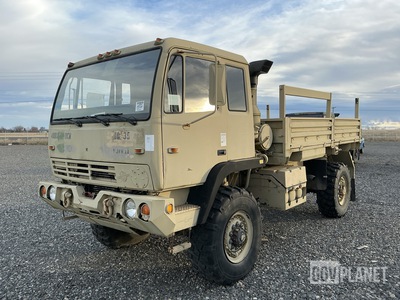 Stewart & Stevenson M1078 LMTV 4x4 Cargo Truck