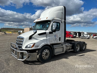 2019 Freightliner Cascadia 116 6x4 T/A Day Cab Truck Tractor