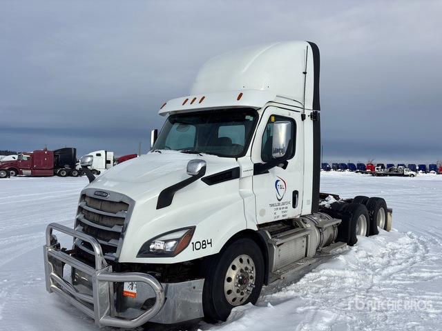 2019 Freightliner Cascadia 116 2019 Freightliner Cascadia 116 6X4 T/A Day Cab Truck Tractor