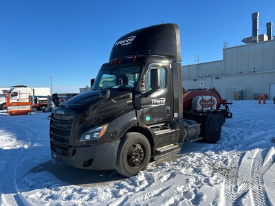 2019 Freightliner Cascadia 116 4x2 S/A Day Cab Truck Tractor (Inoperable)