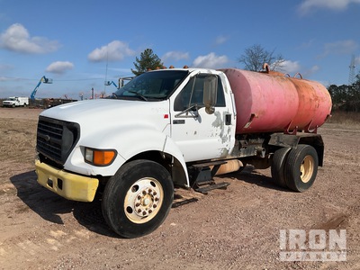 2000 Ford F-650 2000 L 4x2 Camion cisterna de agua