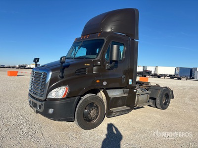 2017 Freightliner Cascadia 113 4x2 Day Cab Truck Tractor