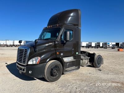 2017 Freightliner Cascadia 113 4x2 S/A Day Cab Truck Tractor