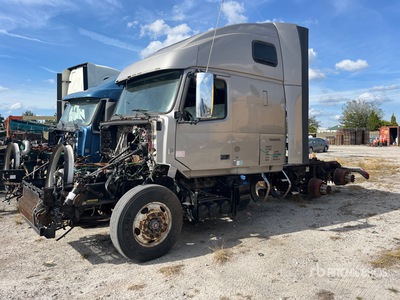 2016 Volvo VNL 6x4 T/A Slaapcabine Trekker (Inoperable)