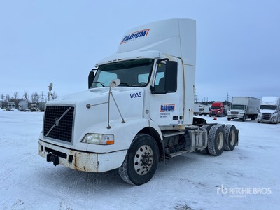 2012 Volvo VNM 6x4 تراكتور شاحنة نهارية (ثنائية المحور)