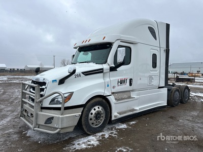 Freightliner Cascadia 126 6x4 T/A Sleeper Truck Tractor