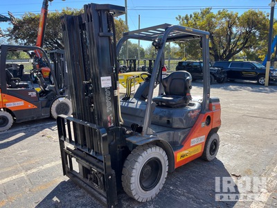 2021 Toyota 8FDU25 4500 lb Forklift (Inoperable)