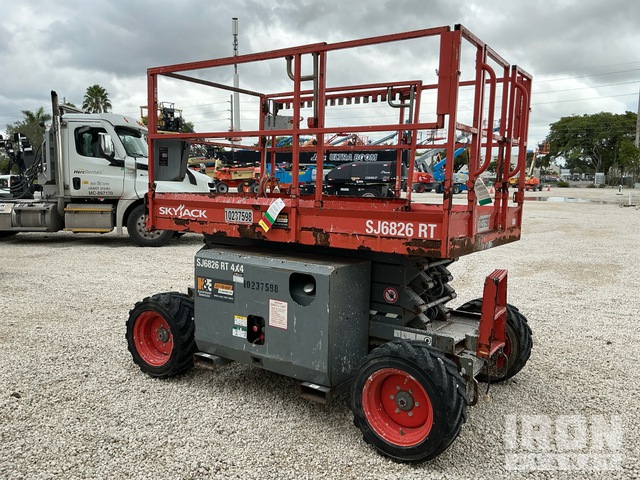 ELEVADOR TIJERA 2018 SKYJACK 6826RT