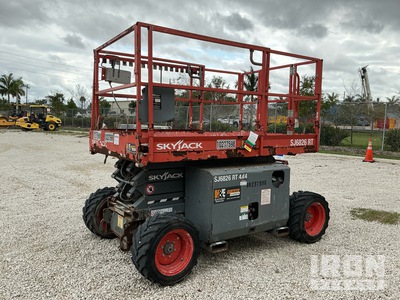 2018 Skyjack 6826RT Diesel 4x4 Ascenseur à ciseaux