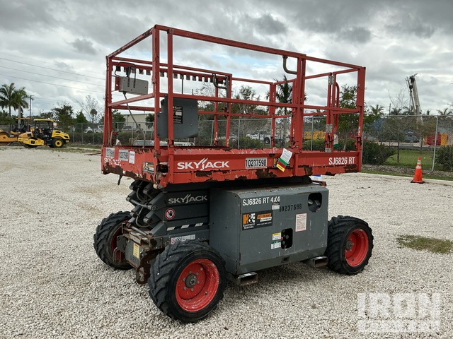 ELEVADOR TIJERA 2018 SKYJACK 6826RT