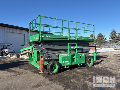 2016 Skyjack SJ9250RT Dual Fuel 4x4 Ascenseur à ciseaux