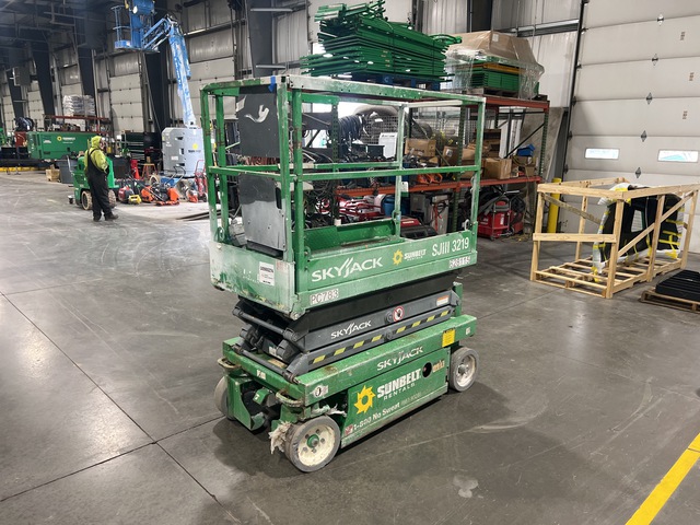 2014 Skyjack SJIII 3219 Electric Scissor Lift 2014 Skyjack SJIII 3219 Electric Scissor Lift