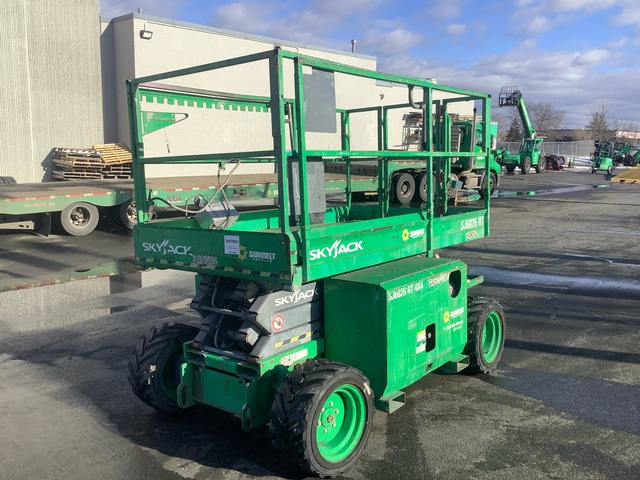 2014 Skyjack SJ6826 RT Dual Fuel 4x4 Scissor Lift 2014 Skyjack SJ6826 RT Dual Fuel 4x4 Scissor Lift
